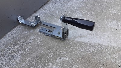 ＢＳ-ハーフ吊巾止金具に使用